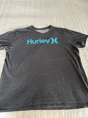 Hurley by NikeMen’s Gray Graphic Logo T‑Shirt NWOT